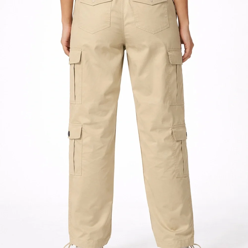 Trendy Beige Cargo Pants for Women - Classic Wide-Leg Style - Picture 2 of 6